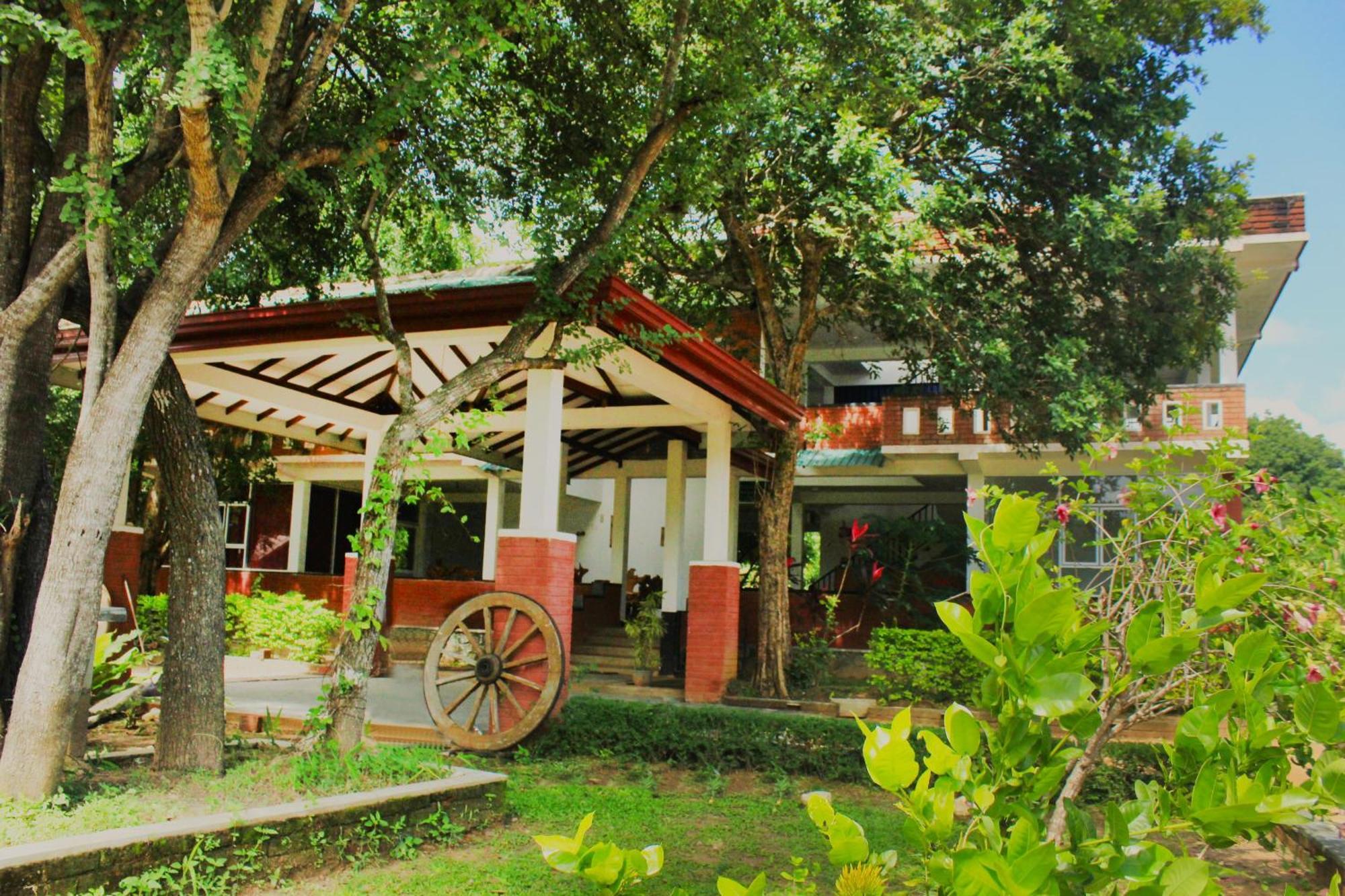 Green Hut Nature Resort Сигирия Экстерьер фото